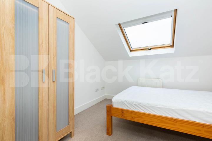 Top floor 3 bedroom in Hackney close to Hackney Downs Park Goulton Road, Hackney Central